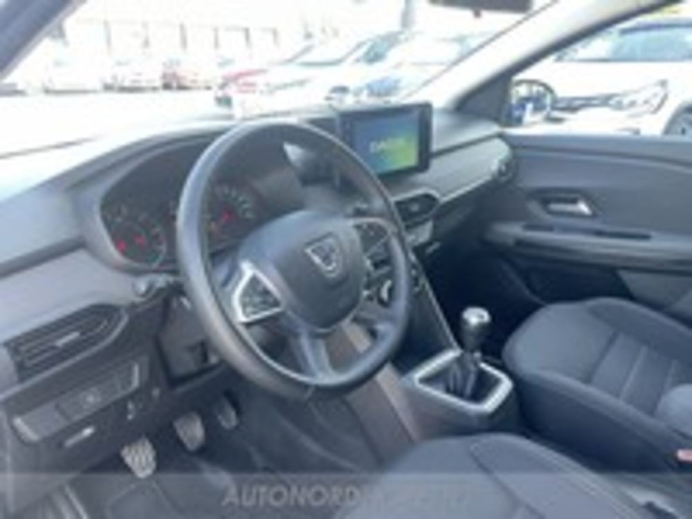 Dacia Jogger usata a Udine (9)