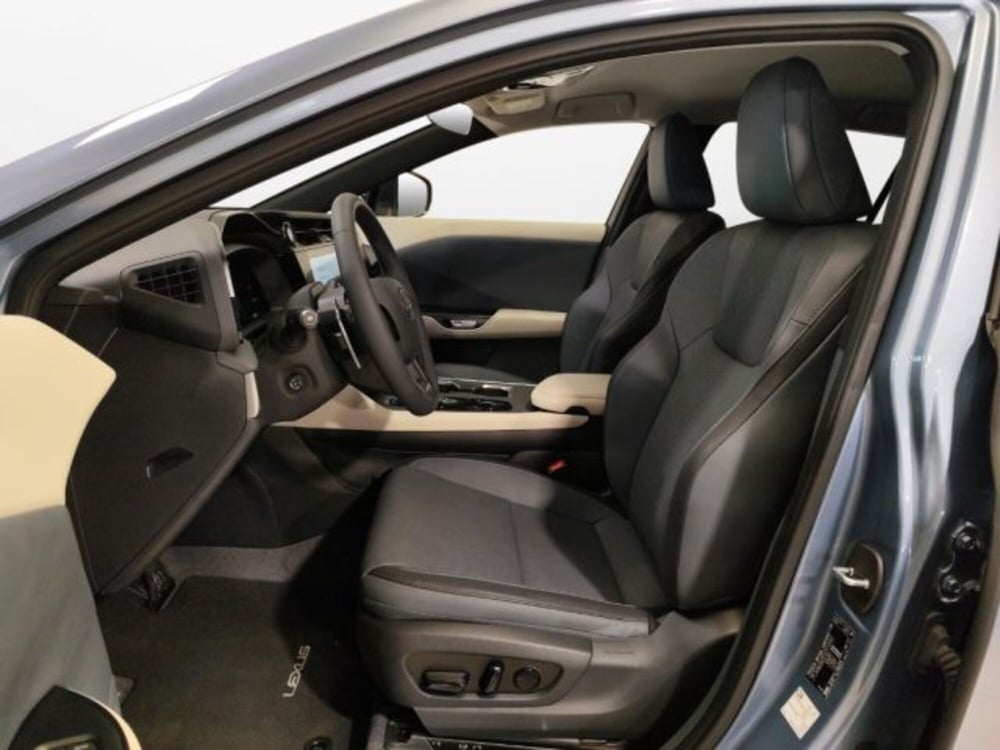 Lexus RZ usata a Modena (11)