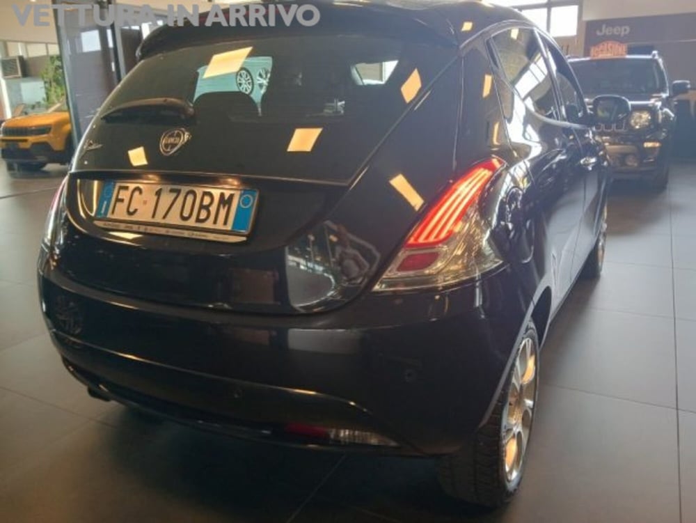 Lancia Ypsilon usata a Modena (3)