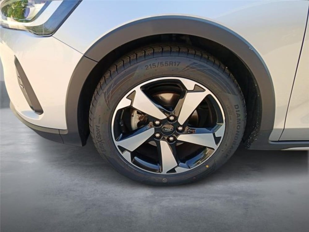 Ford Focus Station Wagon usata a Bari (8)