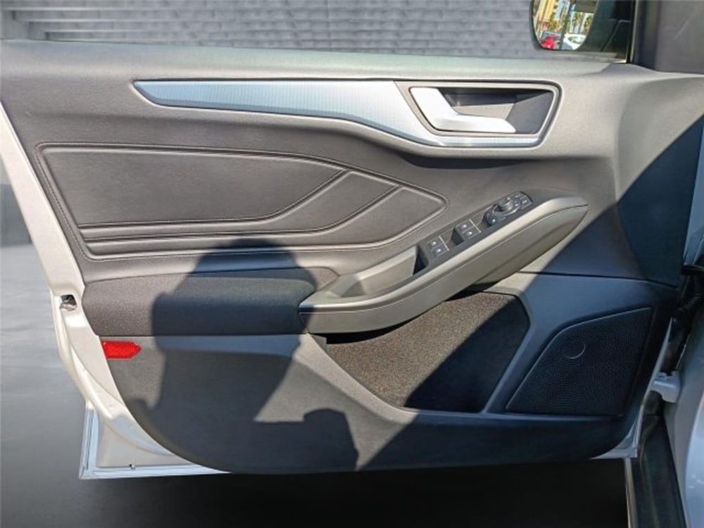 Ford Focus Station Wagon usata a Bari (9)