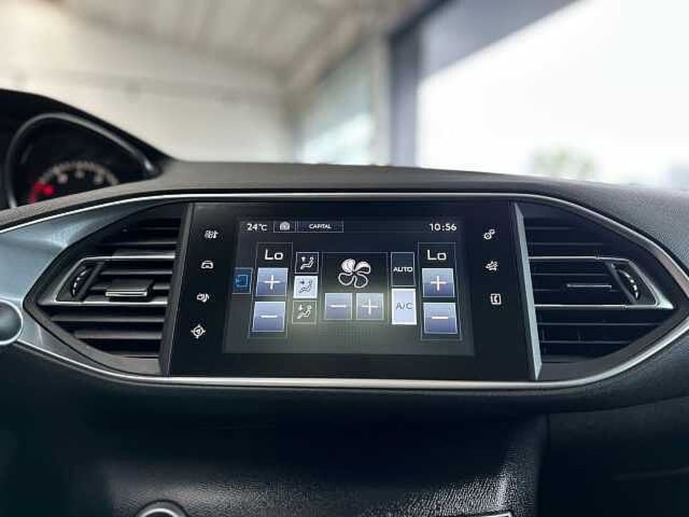 Peugeot 308 usata a Venezia (17)