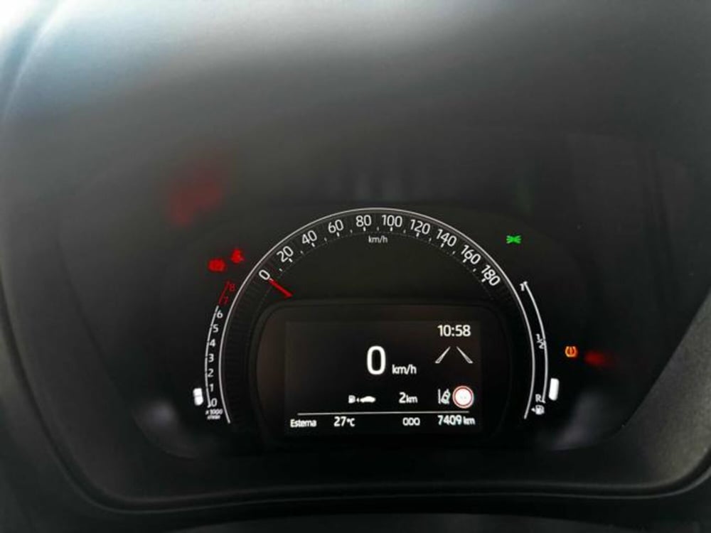 Toyota Aygo X usata a Sassari (14)