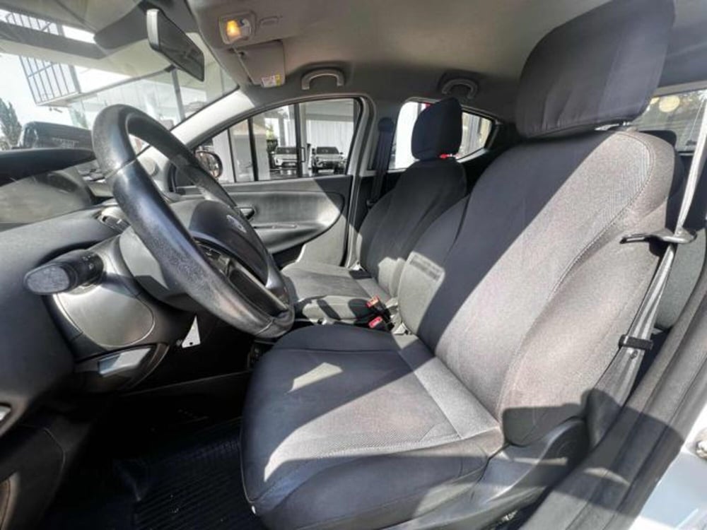 Lancia Ypsilon usata a Sassari (10)