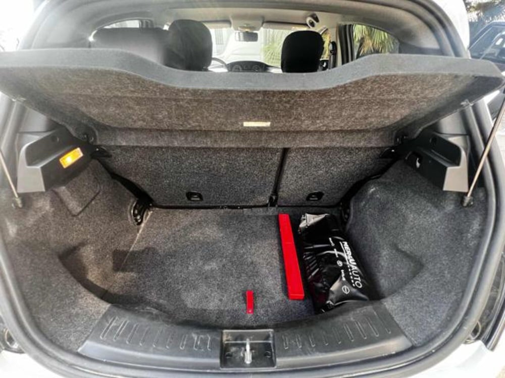 Lancia Ypsilon usata a Sassari (15)