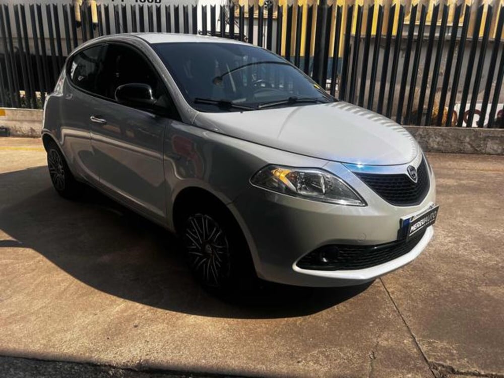 Lancia Ypsilon usata a Sassari (3)