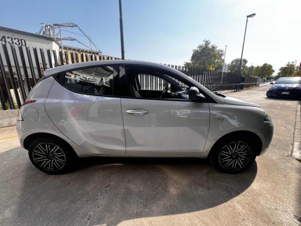 Lancia Ypsilon usata a Sassari (5)