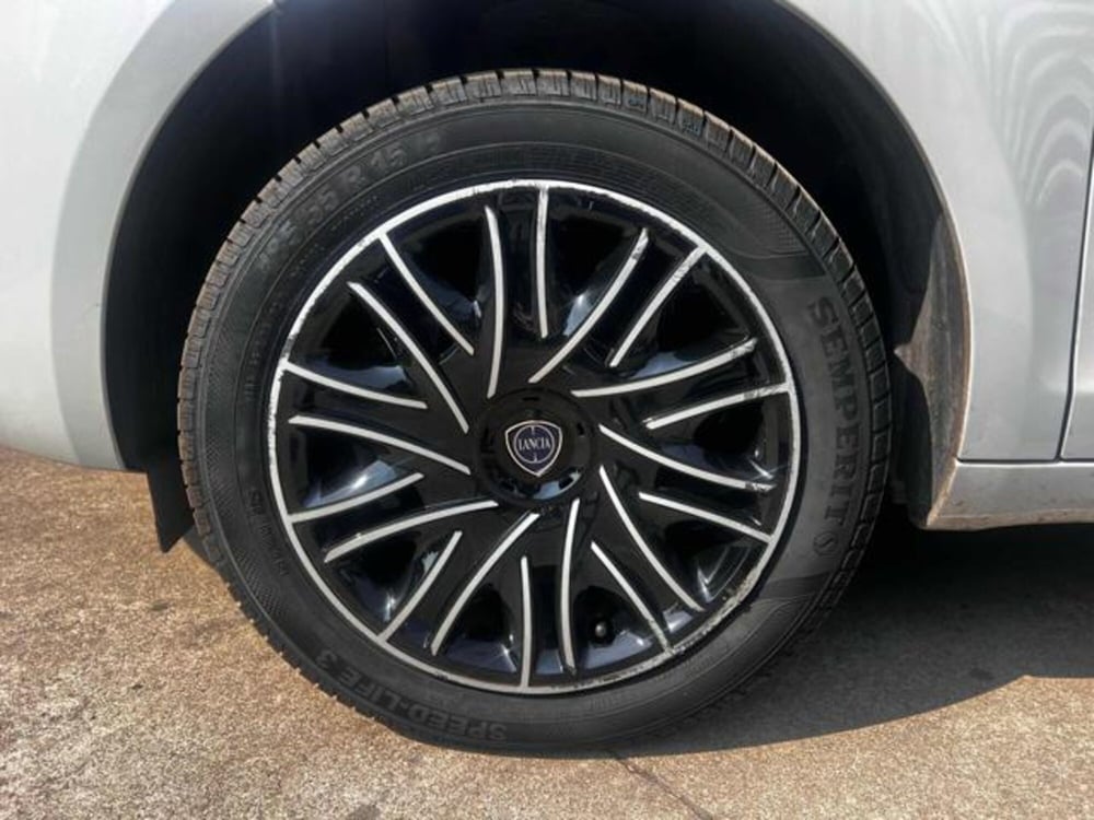 Lancia Ypsilon usata a Sassari (9)
