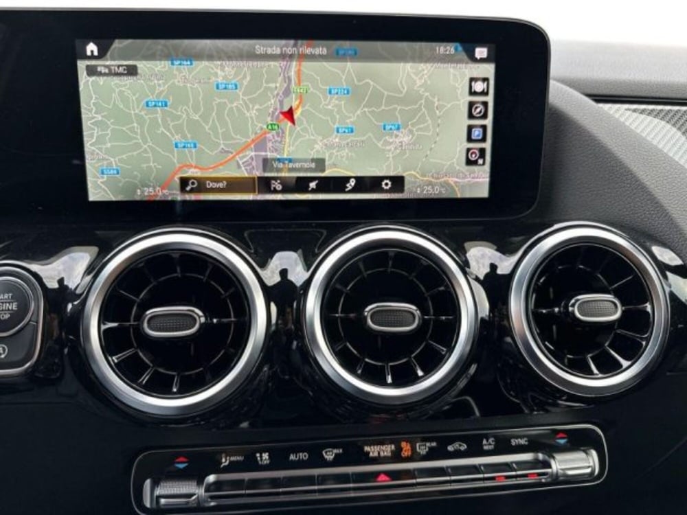 Mercedes-Benz GLA SUV usata a Avellino (12)