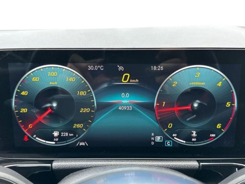 Mercedes-Benz GLA SUV usata a Avellino (13)