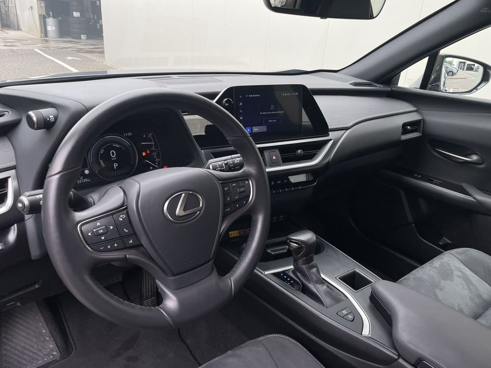 Lexus UX usata a Treviso (10)
