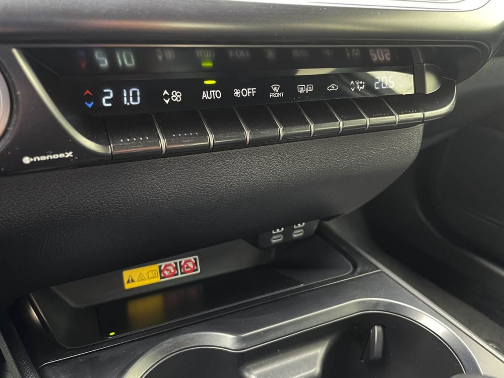 Lexus UX usata a Treviso (12)
