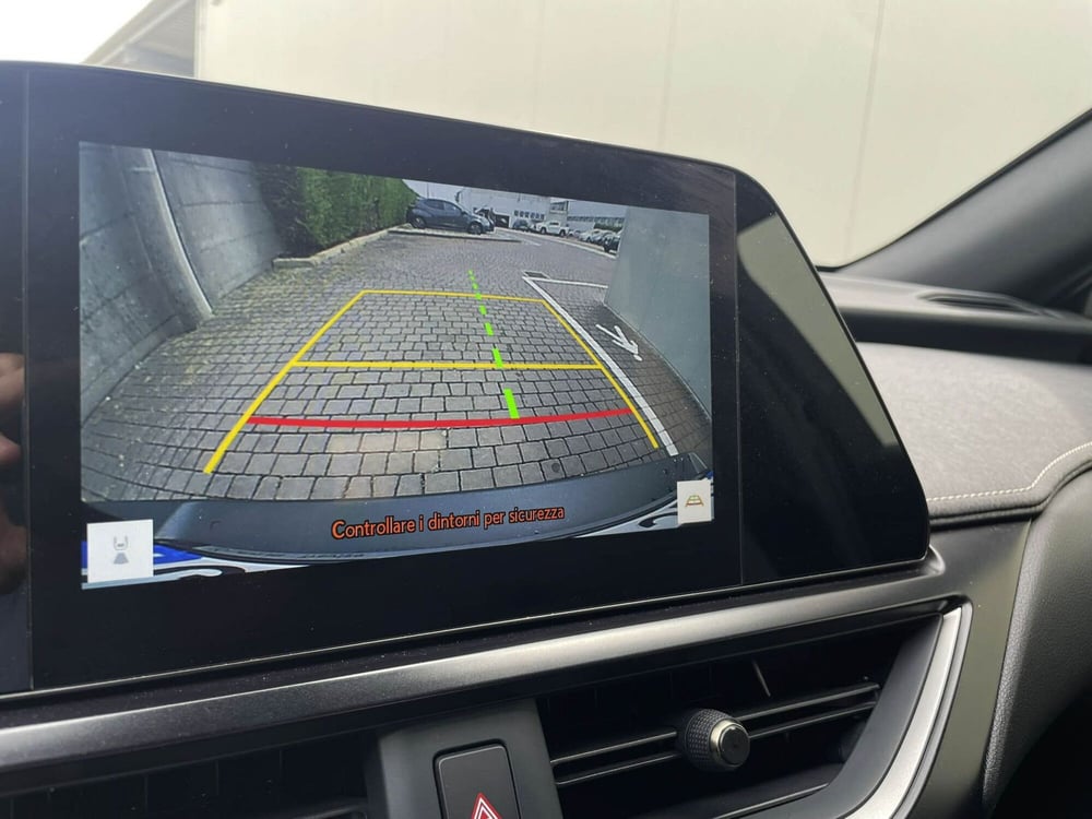 Lexus UX usata a Treviso (12)