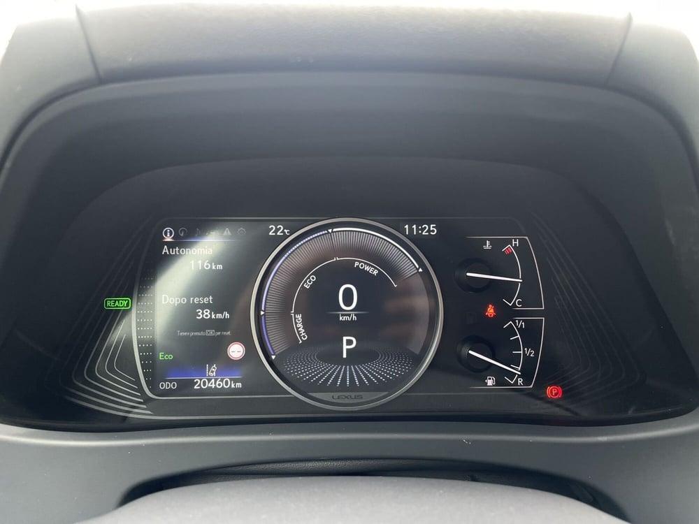 Lexus UX usata a Treviso (13)