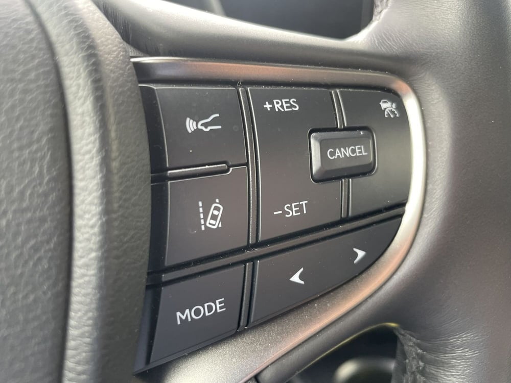 Lexus UX usata a Treviso (14)