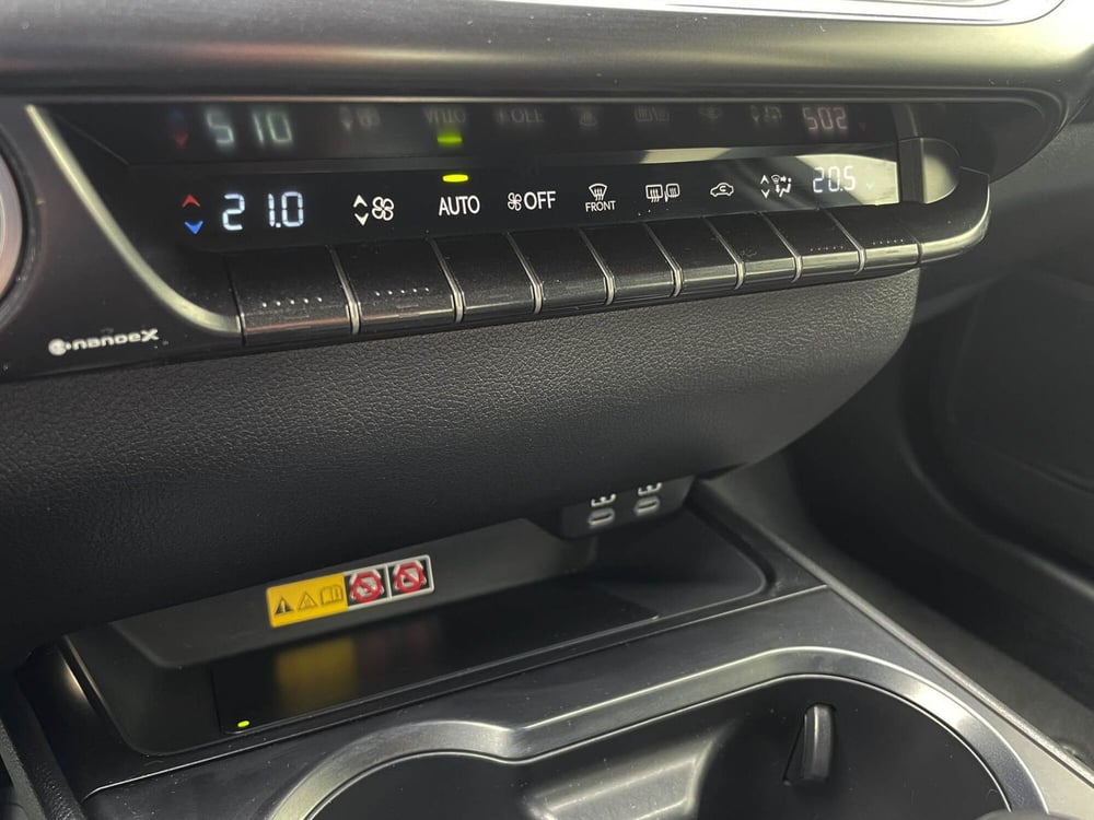 Lexus UX usata a Treviso (15)
