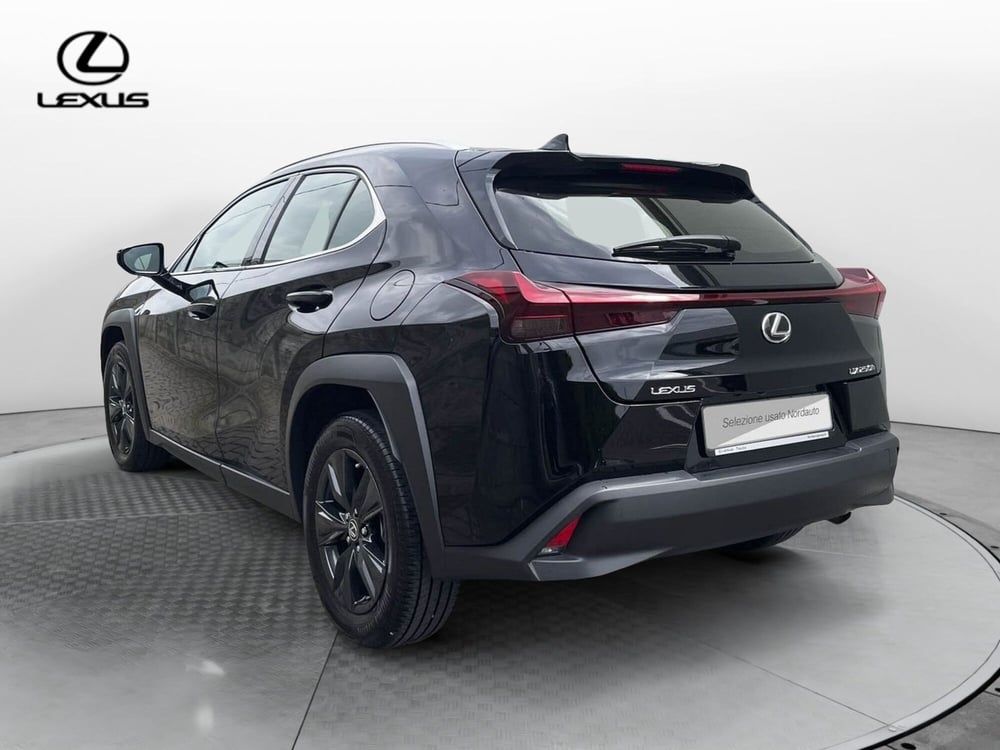 Lexus UX usata a Treviso (4)