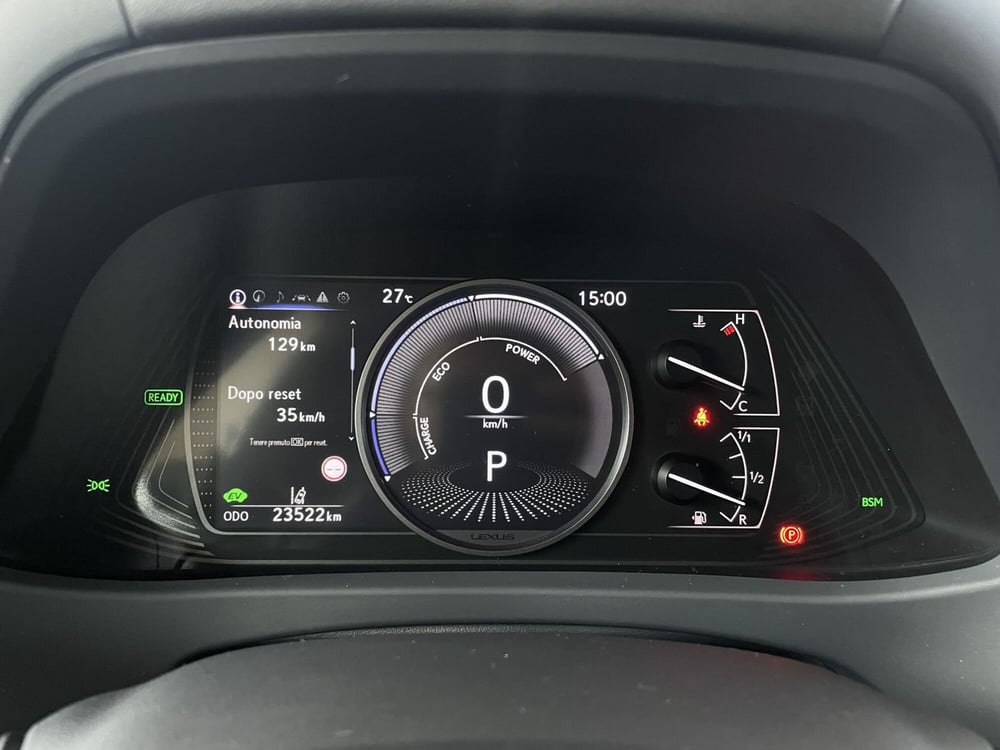 Lexus UX usata a Treviso (13)