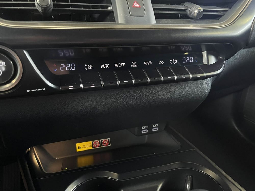 Lexus UX usata a Treviso (15)
