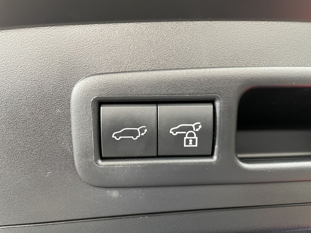 Lexus UX usata a Treviso (19)