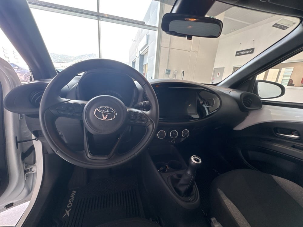 Toyota Aygo X nuova a Sassari (18)