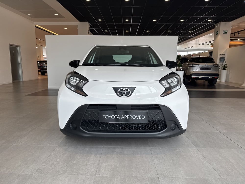 Toyota Aygo X nuova a Sassari (5)
