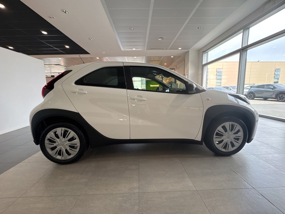 Toyota Aygo X nuova a Sassari (7)