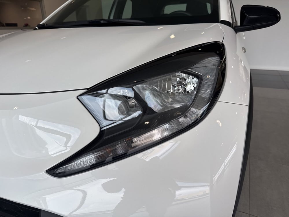 Toyota Aygo X nuova a Sassari (9)