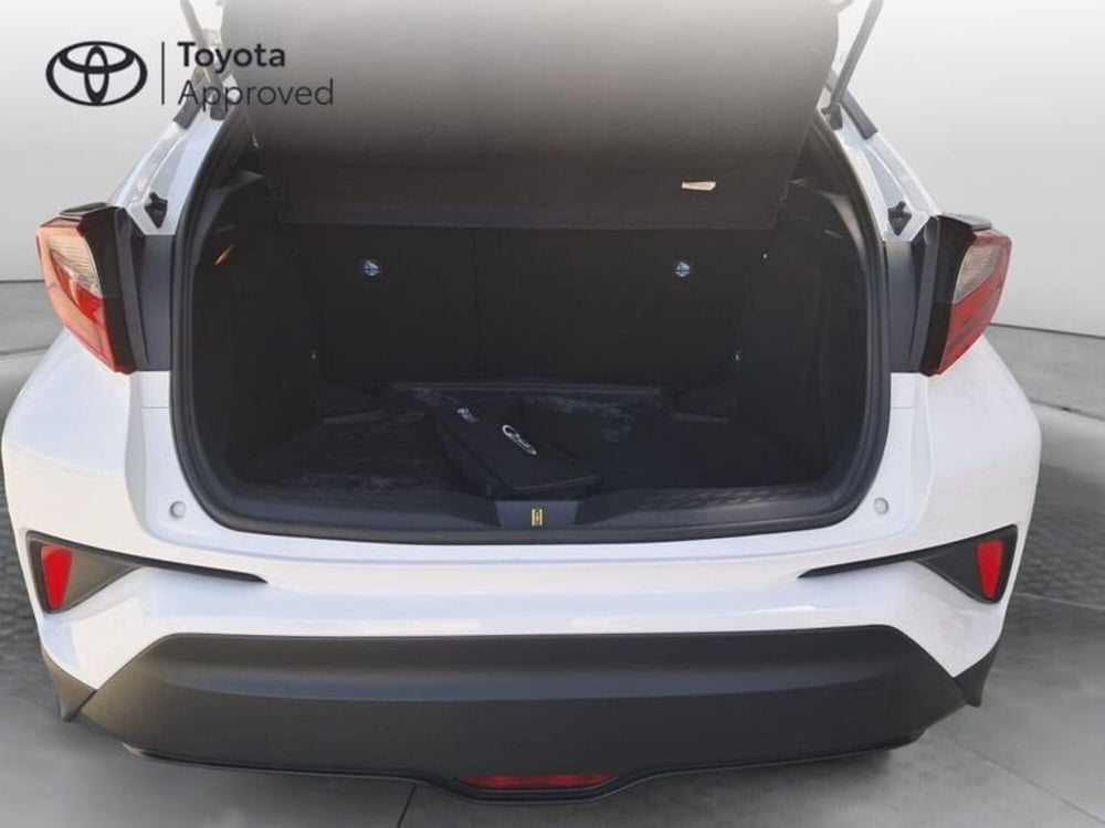 Toyota Toyota C-HR usata a Cagliari (10)