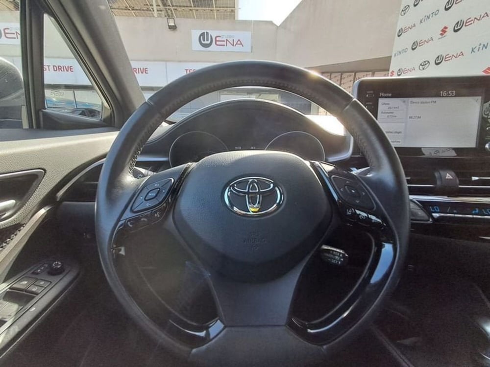 Toyota Toyota C-HR usata a Cagliari (14)