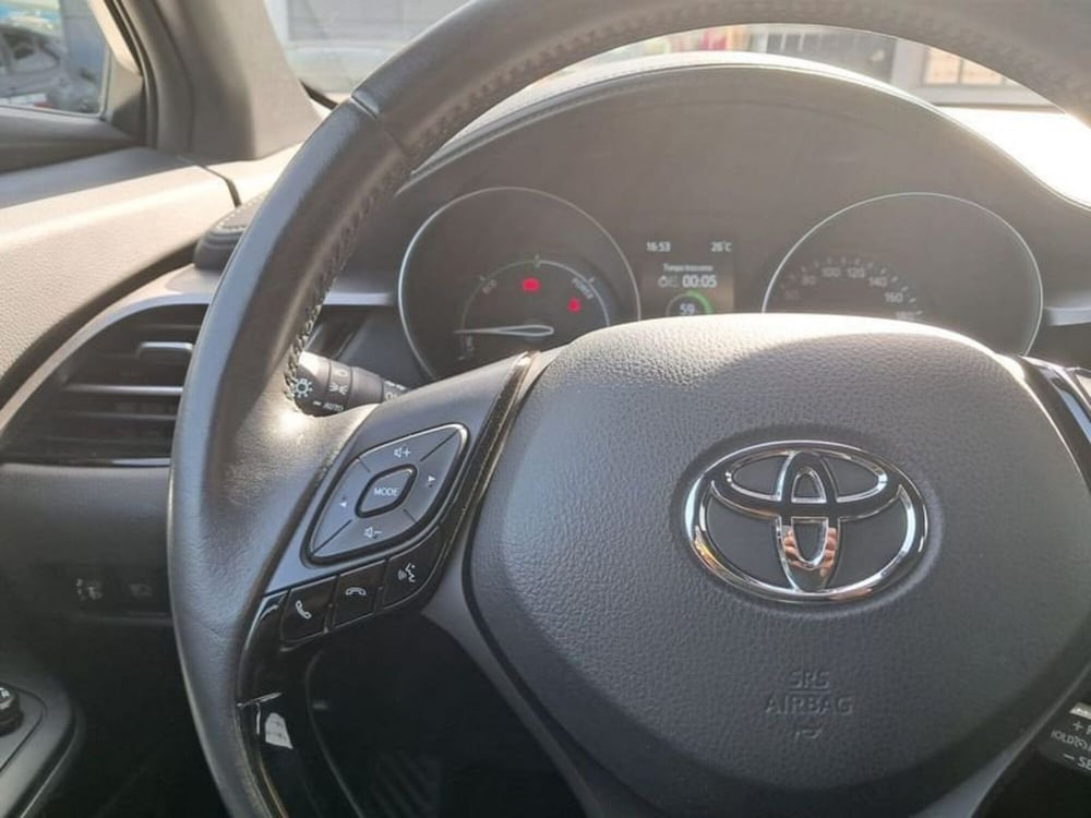 Toyota Toyota C-HR usata a Cagliari (15)