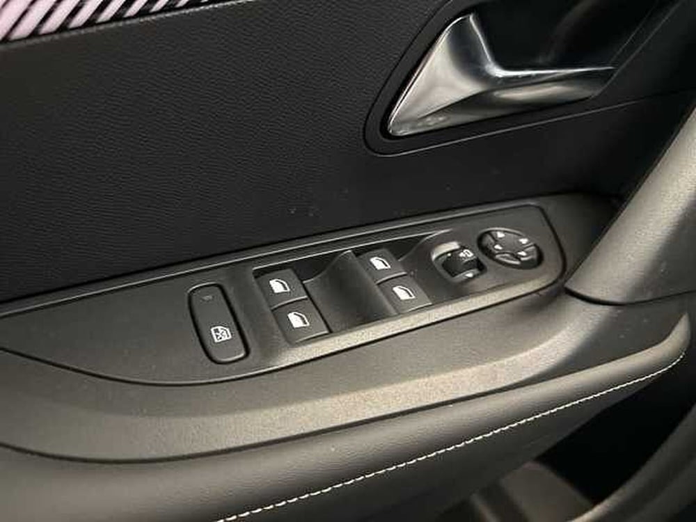 Peugeot 2008 nuova a Forlì-Cesena (15)
