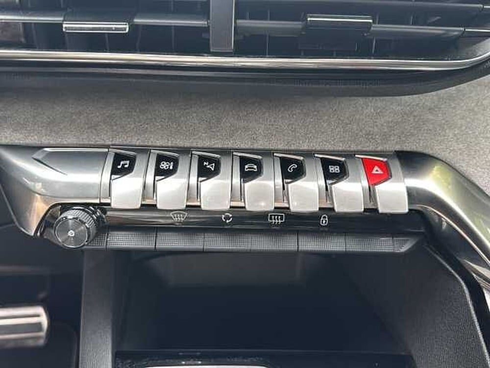 Peugeot 5008 usata a Perugia (18)