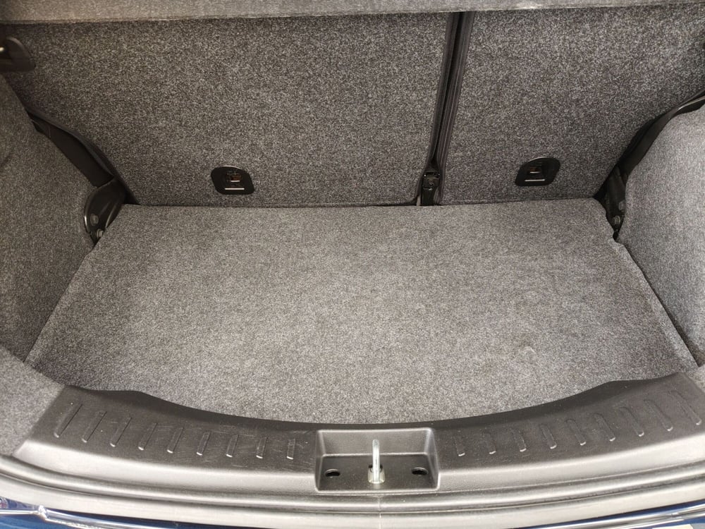 Lancia Ypsilon usata a Roma (12)