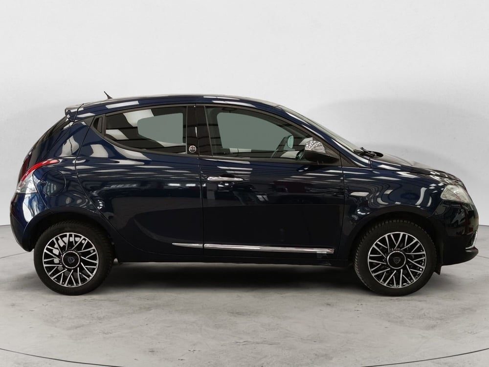 Lancia Ypsilon usata a Roma (16)