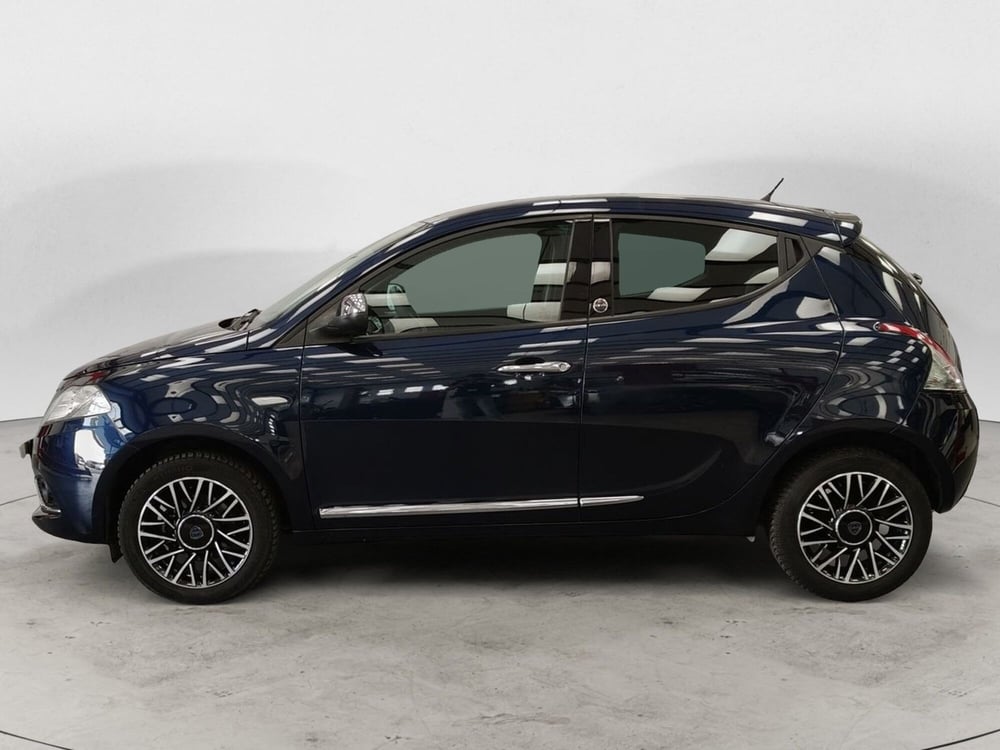 Lancia Ypsilon usata a Roma (2)