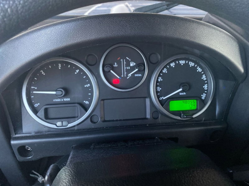 Land Rover Defender usata a Bergamo (13)