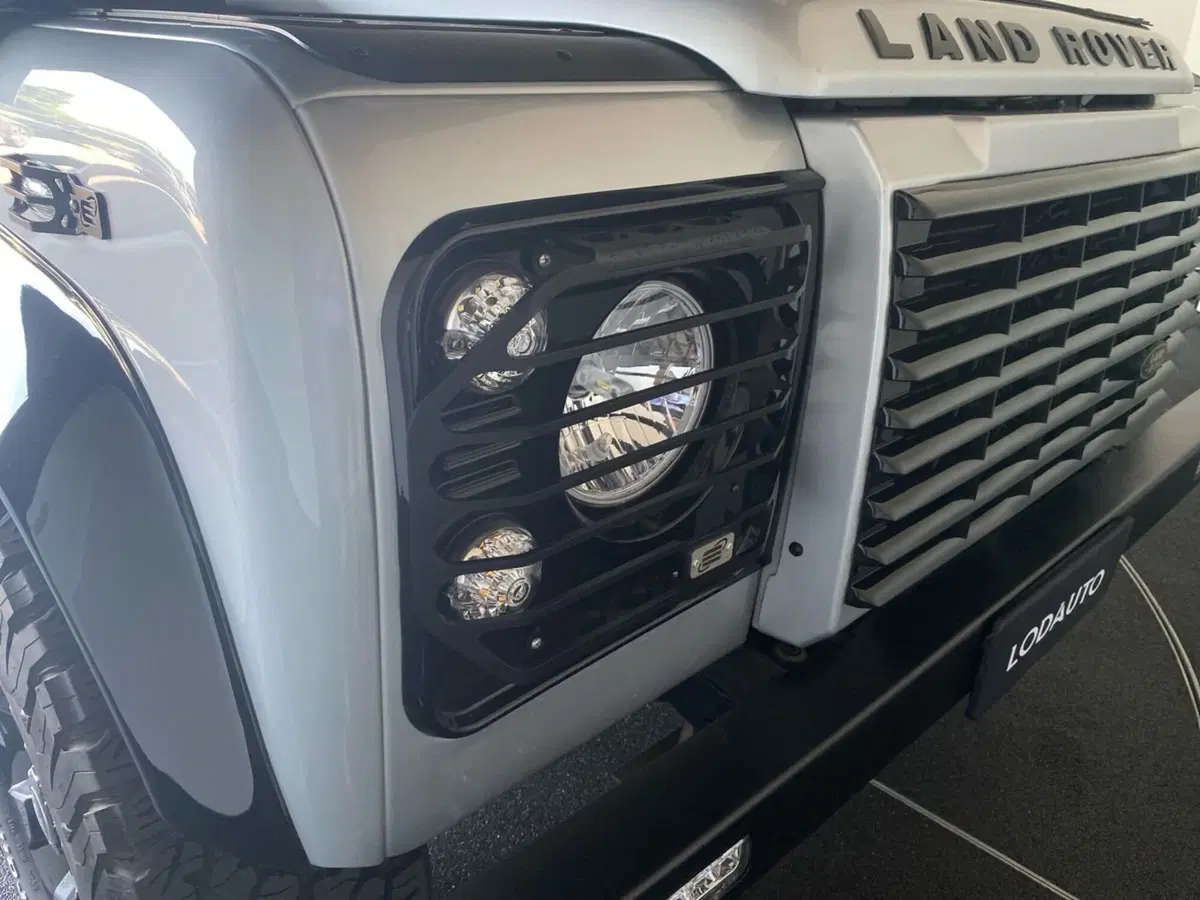 Land Rover Defender usata a Bergamo (7)
