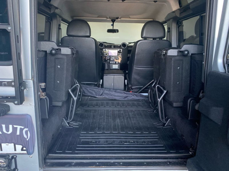 Land Rover Defender usata a Bergamo (8)