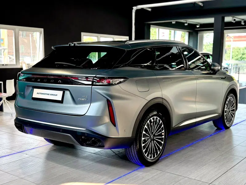 Omoda Omoda 9 SHS-P nuova a Bologna (4)