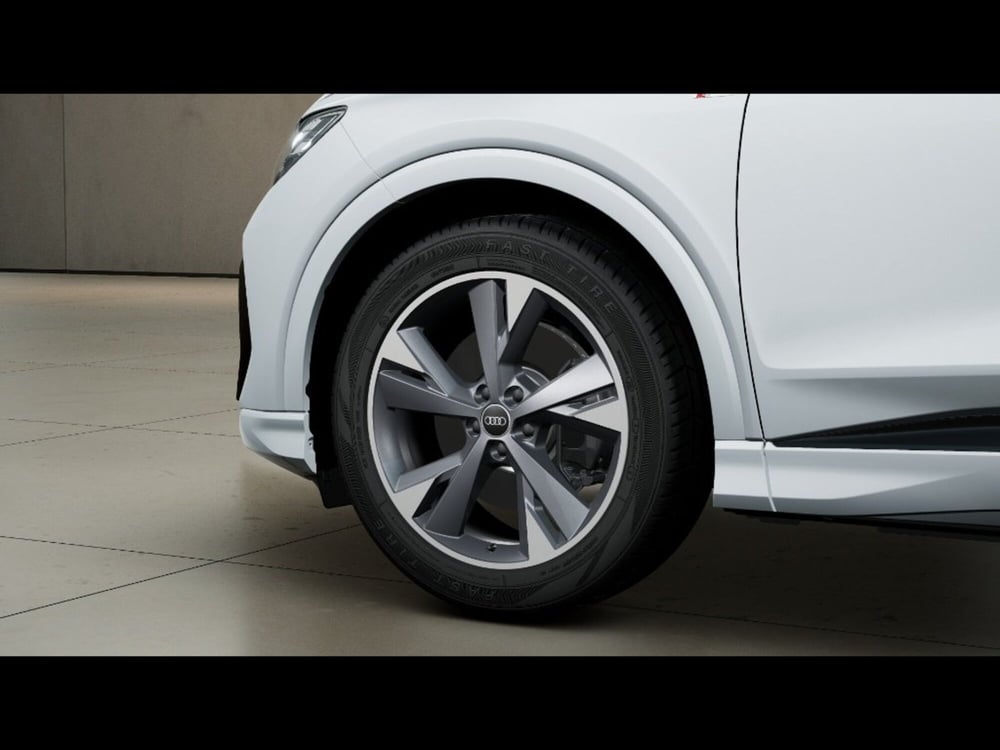 Audi Q4 Sportback nuova a Pisa (7)