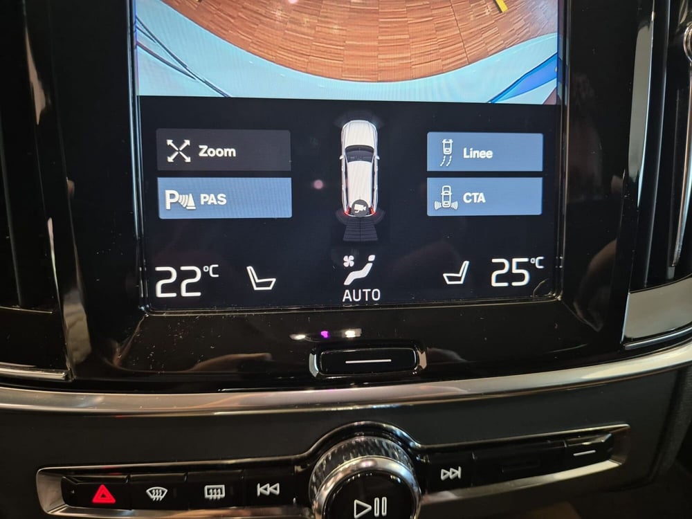 Volvo V90 Cross Country usata a Como (6)