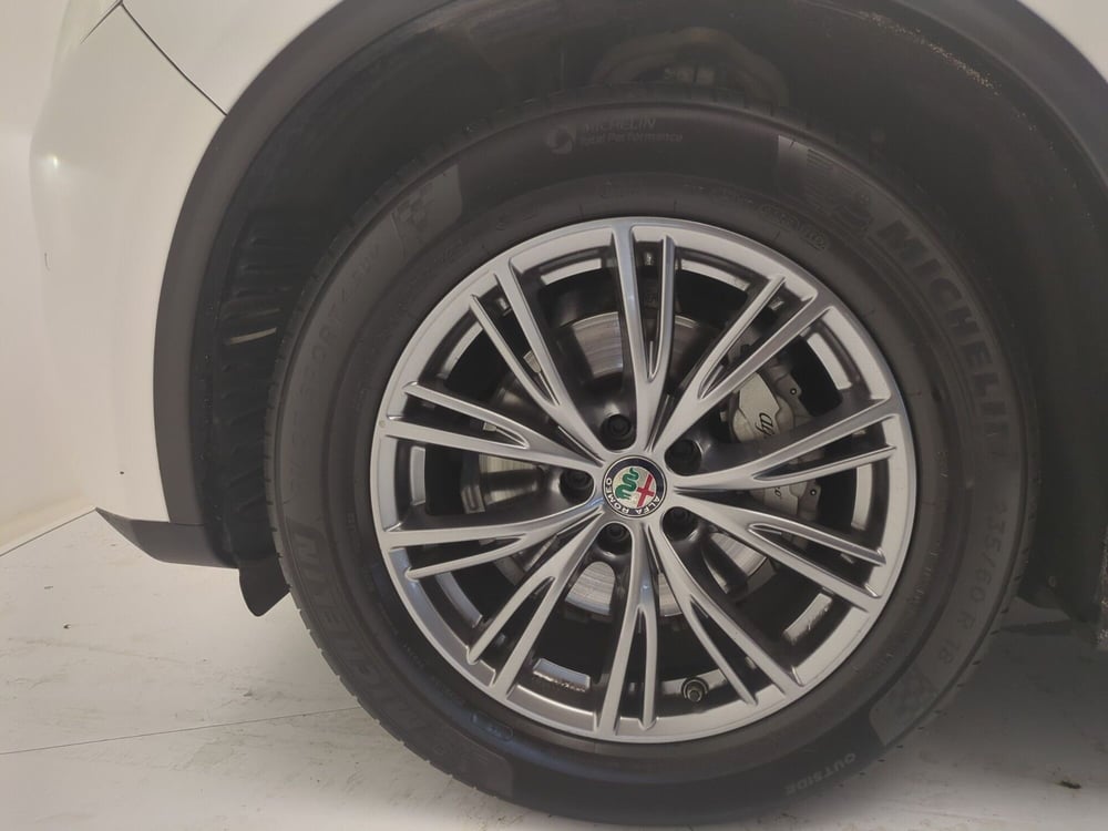 Alfa Romeo Stelvio usata a Avellino (11)