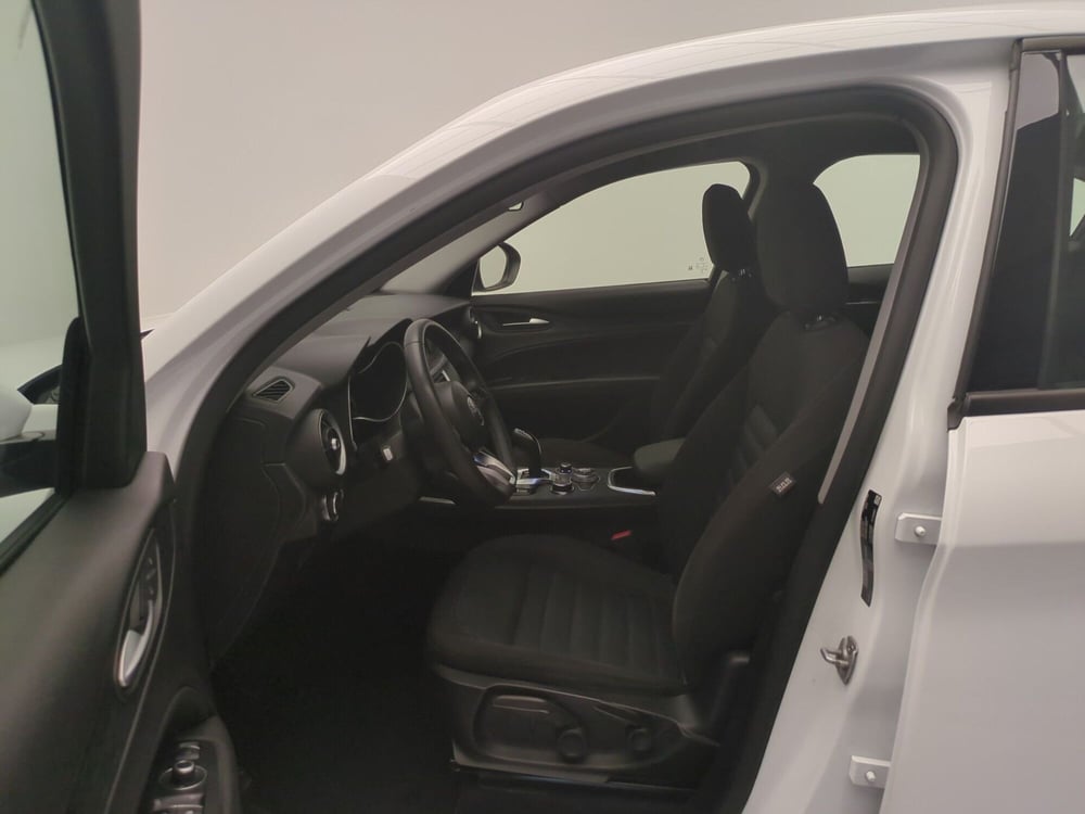 Alfa Romeo Stelvio usata a Avellino (16)