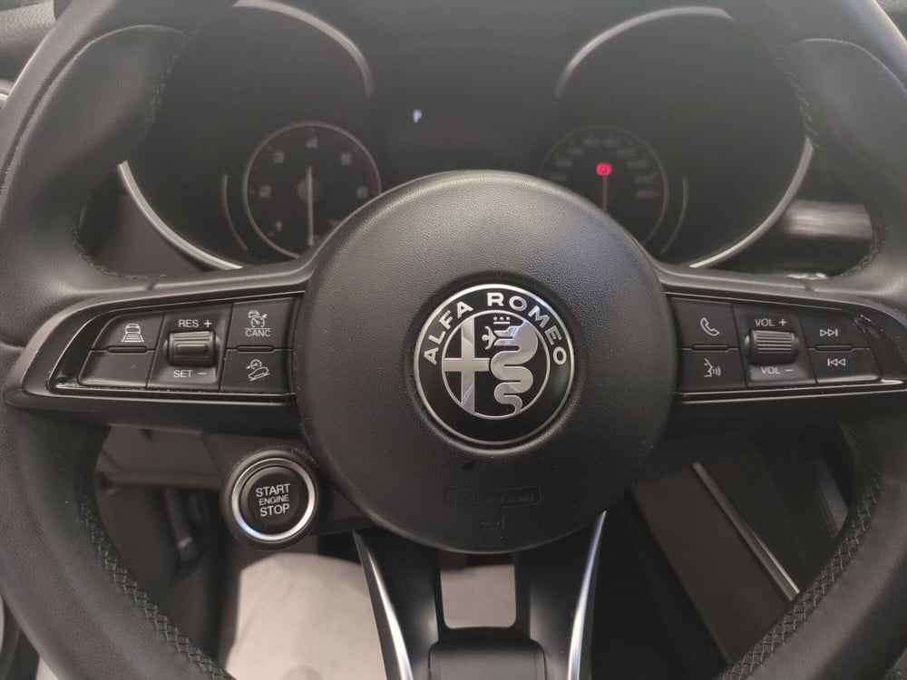 Alfa Romeo Stelvio usata a Avellino (20)