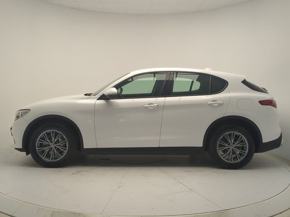 Alfa Romeo Stelvio usata a Avellino (4)