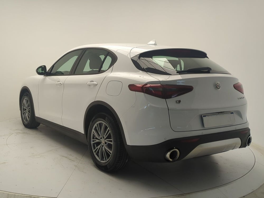 Alfa Romeo Stelvio usata a Avellino (5)