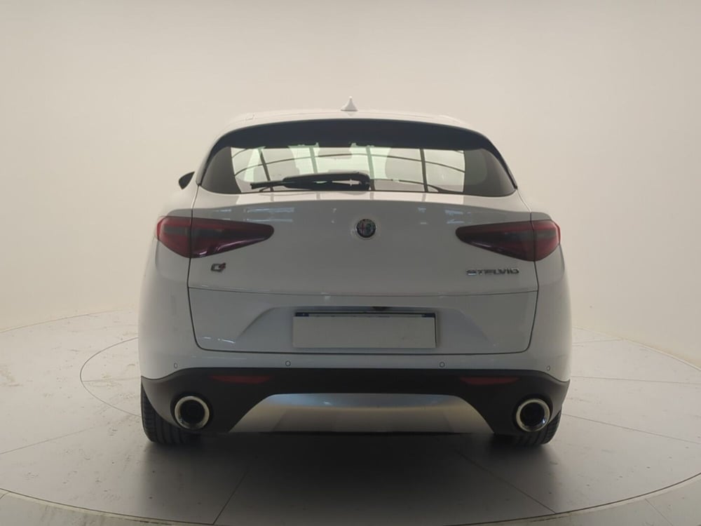 Alfa Romeo Stelvio usata a Avellino (6)