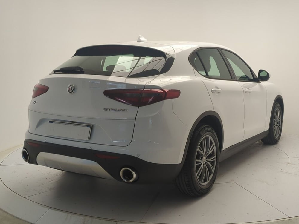 Alfa Romeo Stelvio usata a Avellino (7)