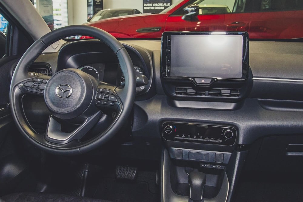 Mazda Mazda2 Hybrid nuova a Vercelli (6)